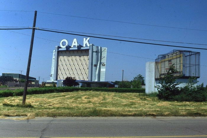 Oak Drive-In Theatre - Oak 2 8-1980 (newer photo)